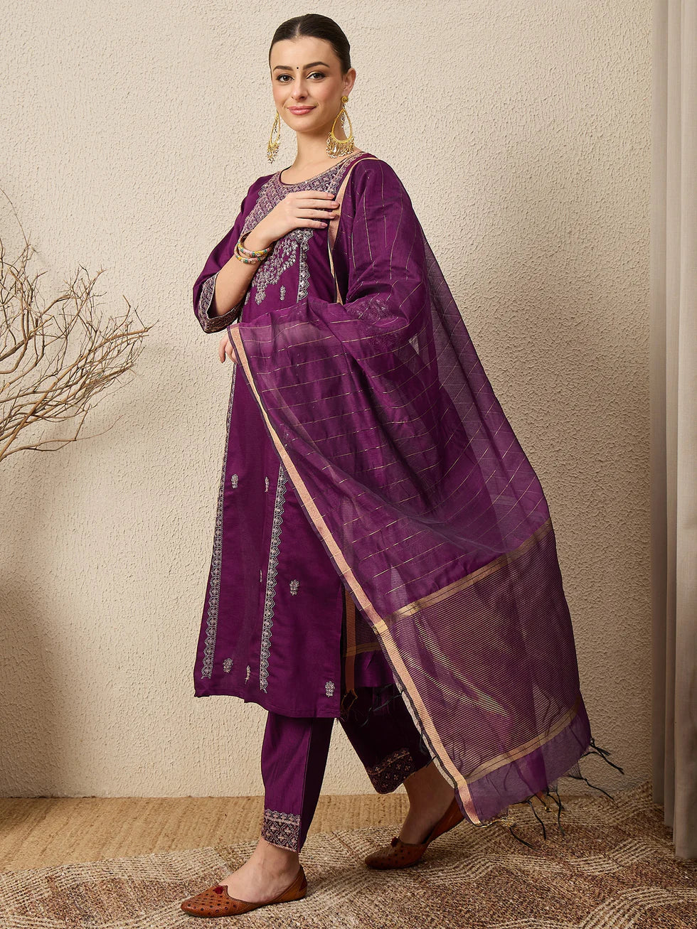 Zehra Embroidered Kurta Set