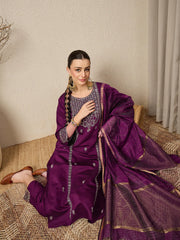Zehra Embroidered Kurta Set