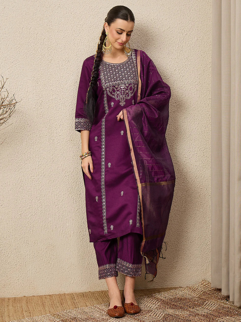 Zehra Embroidered Kurta Set