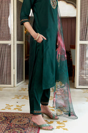 Aarna Embroidered Kurta Set