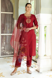 Aarna Embroidered Kurta Set