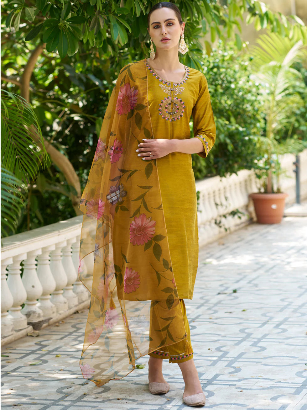 Aarna Embroidered Kurta Set