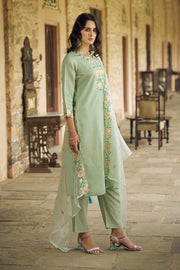 Zariya Embroidered Silk Blend Kurta Set