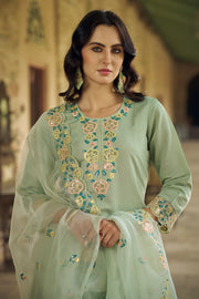 Zariya Embroidered Silk Blend Kurta Set