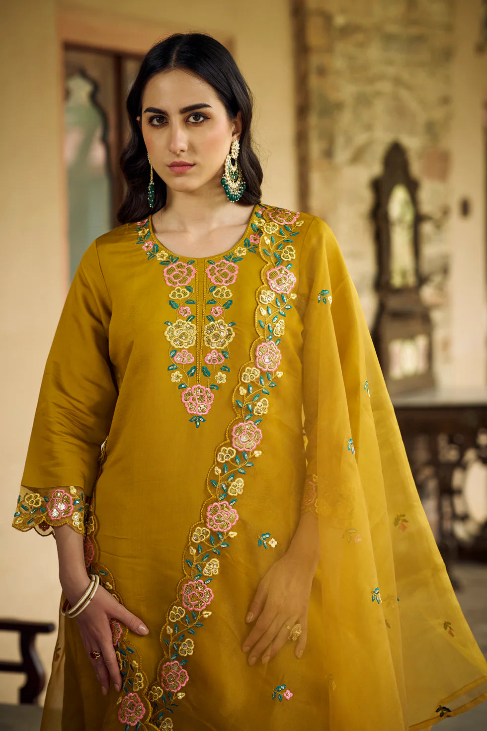 Zariya Embroidered Silk Blend Kurta Set