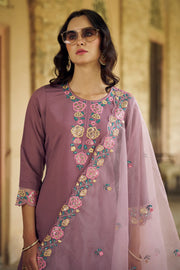 Zariya Embroidered Silk Blend Kurta Set