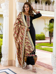 Zaria Noir Festive Kurta Set
