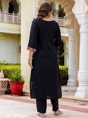 Zaria Noir Festive Kurta Set