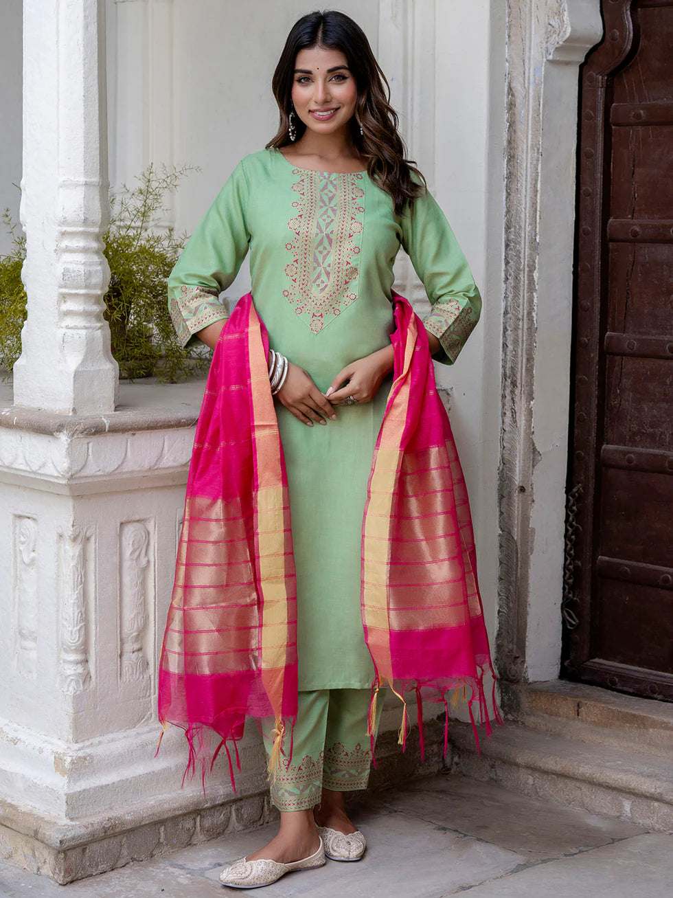 Aarna Embroidered Kurta Set