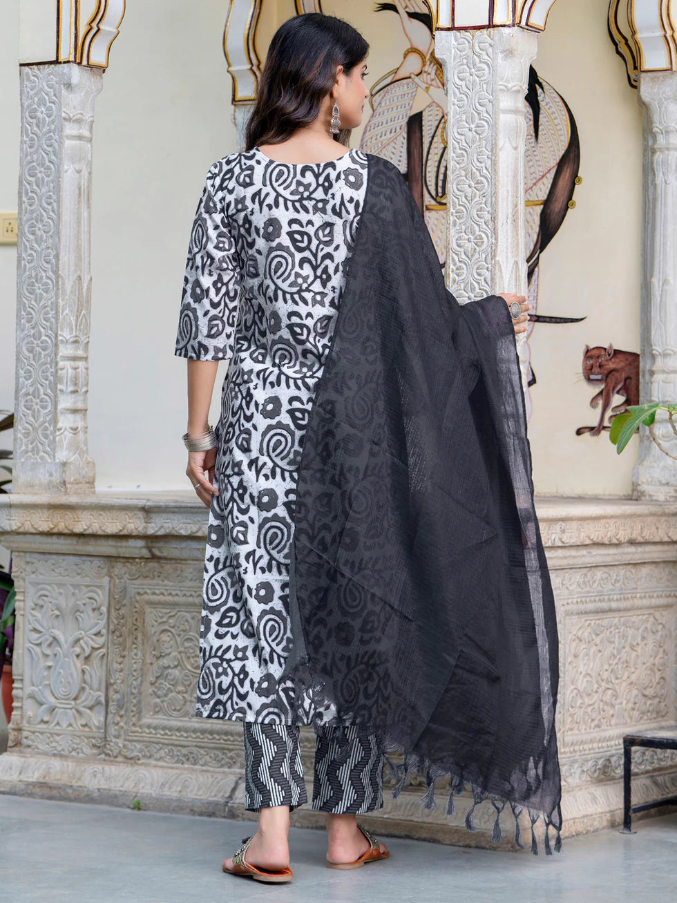 Rhea Classic Kurta Set