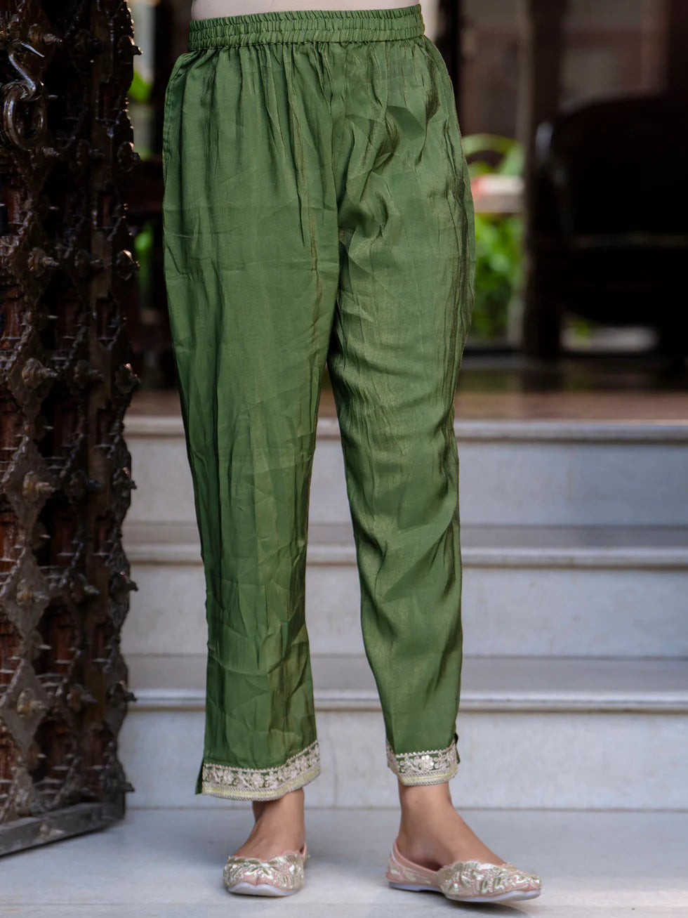 Floral Embroidered Silk Round_Neck Kurta Trouser & Dupatta Set
