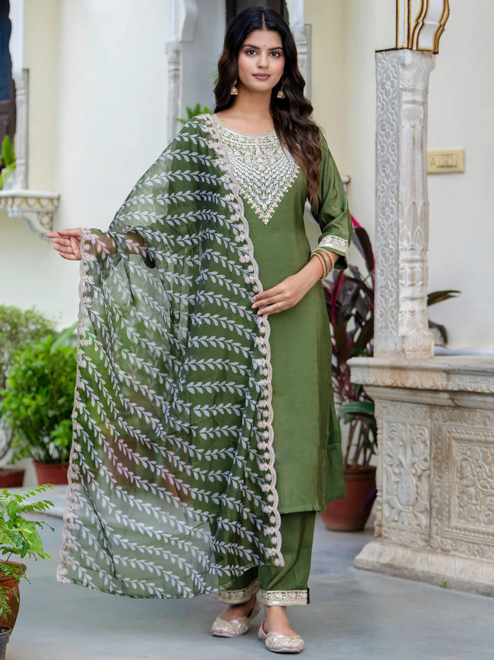 Floral Embroidered Silk Round_Neck Kurta Trouser & Dupatta Set