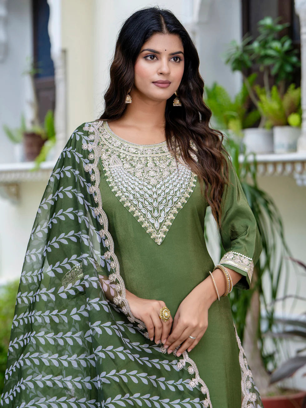 Floral Embroidered Silk Round_Neck Kurta Trouser & Dupatta Set