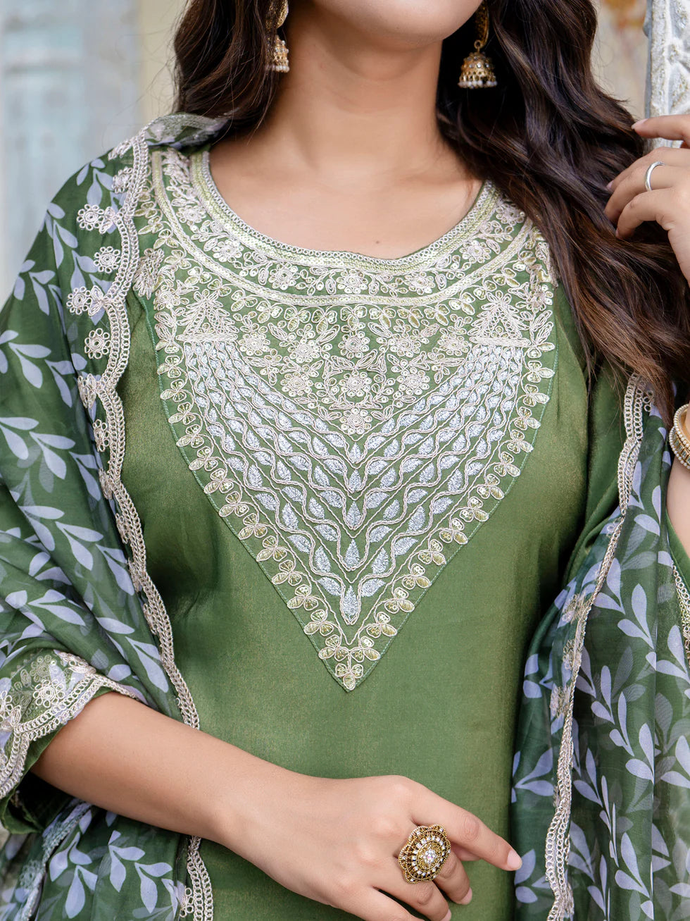 Floral Embroidered Silk Round_Neck Kurta Trouser & Dupatta Set