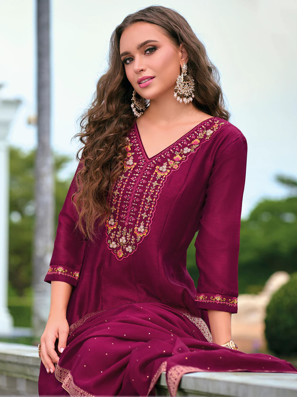 Ruhi Embroidered Kurta Set
