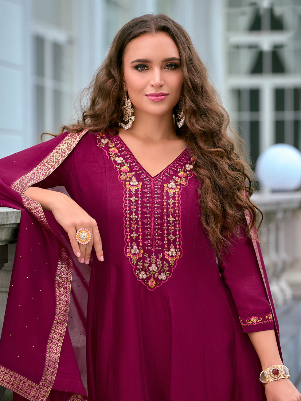 Ruhi Embroidered Kurta Set