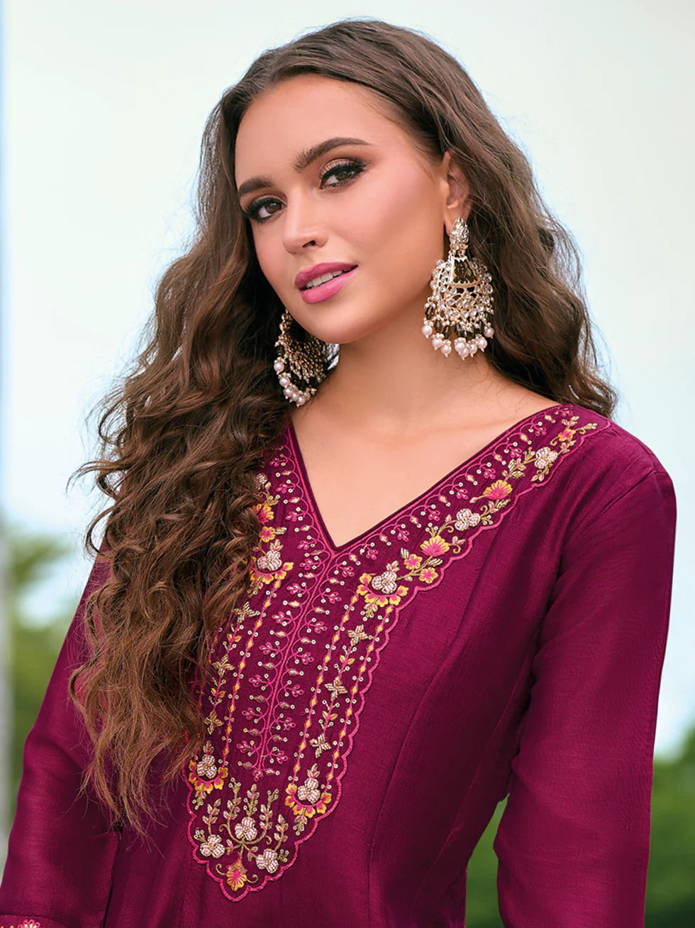 Ruhi Embroidered Kurta Set