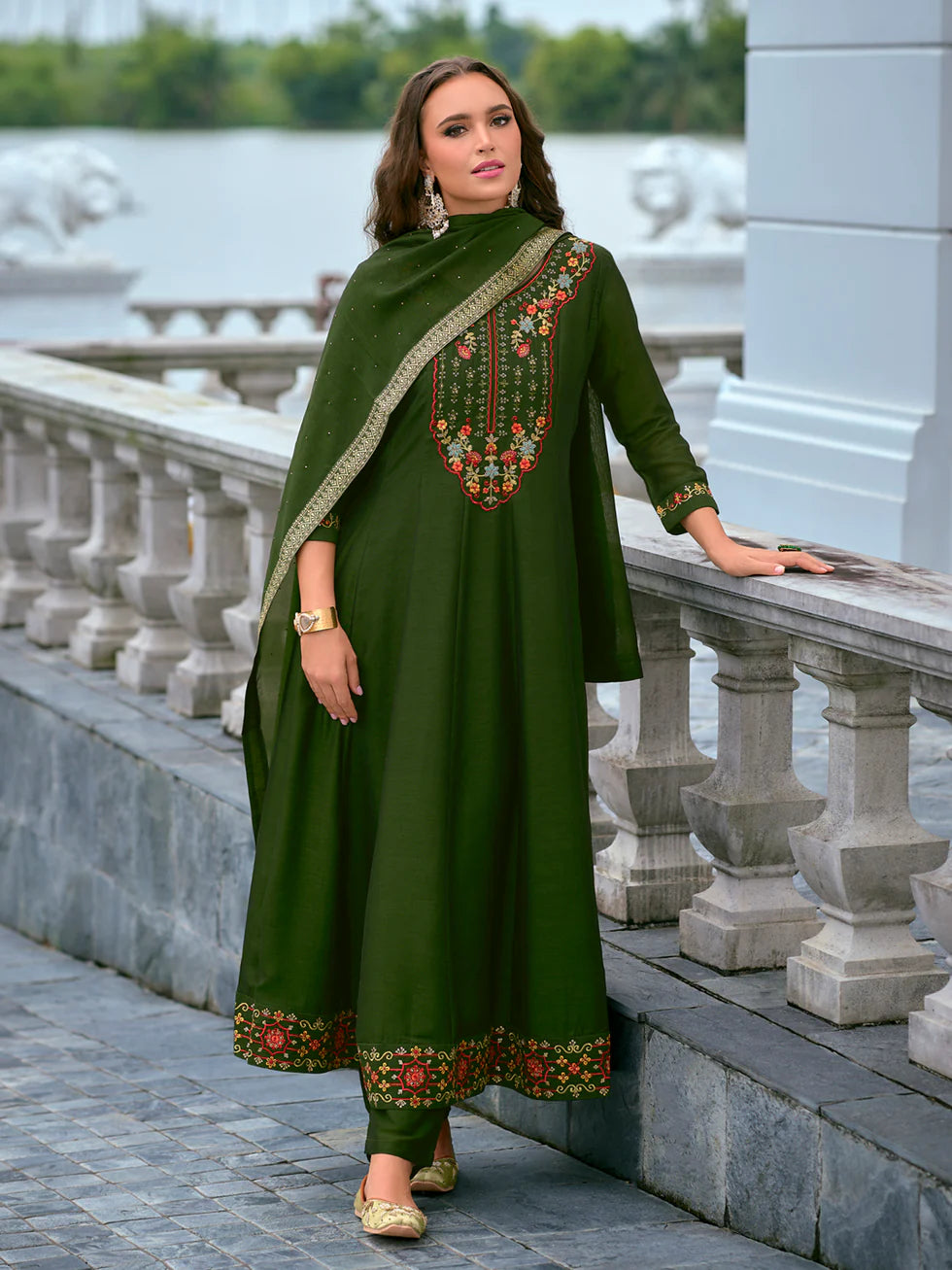 Ruhi Embroidered Kurta Set
