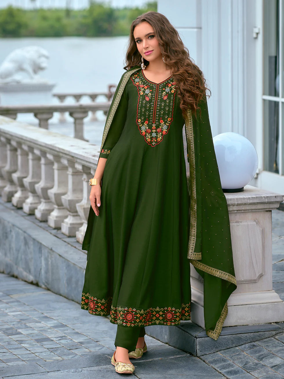 Ruhi Embroidered Kurta Set