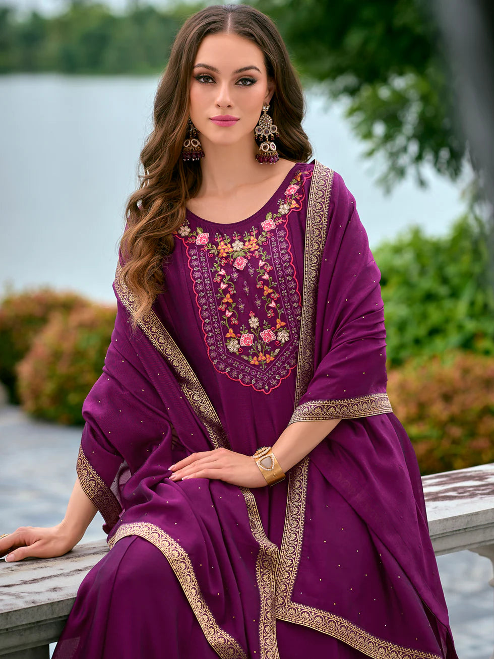 Ruhi Embroidered Kurta Set