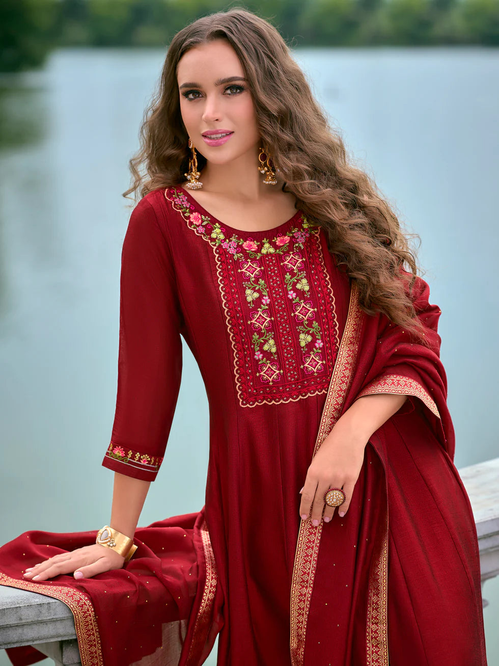Ruhi Embroidered Kurta Set
