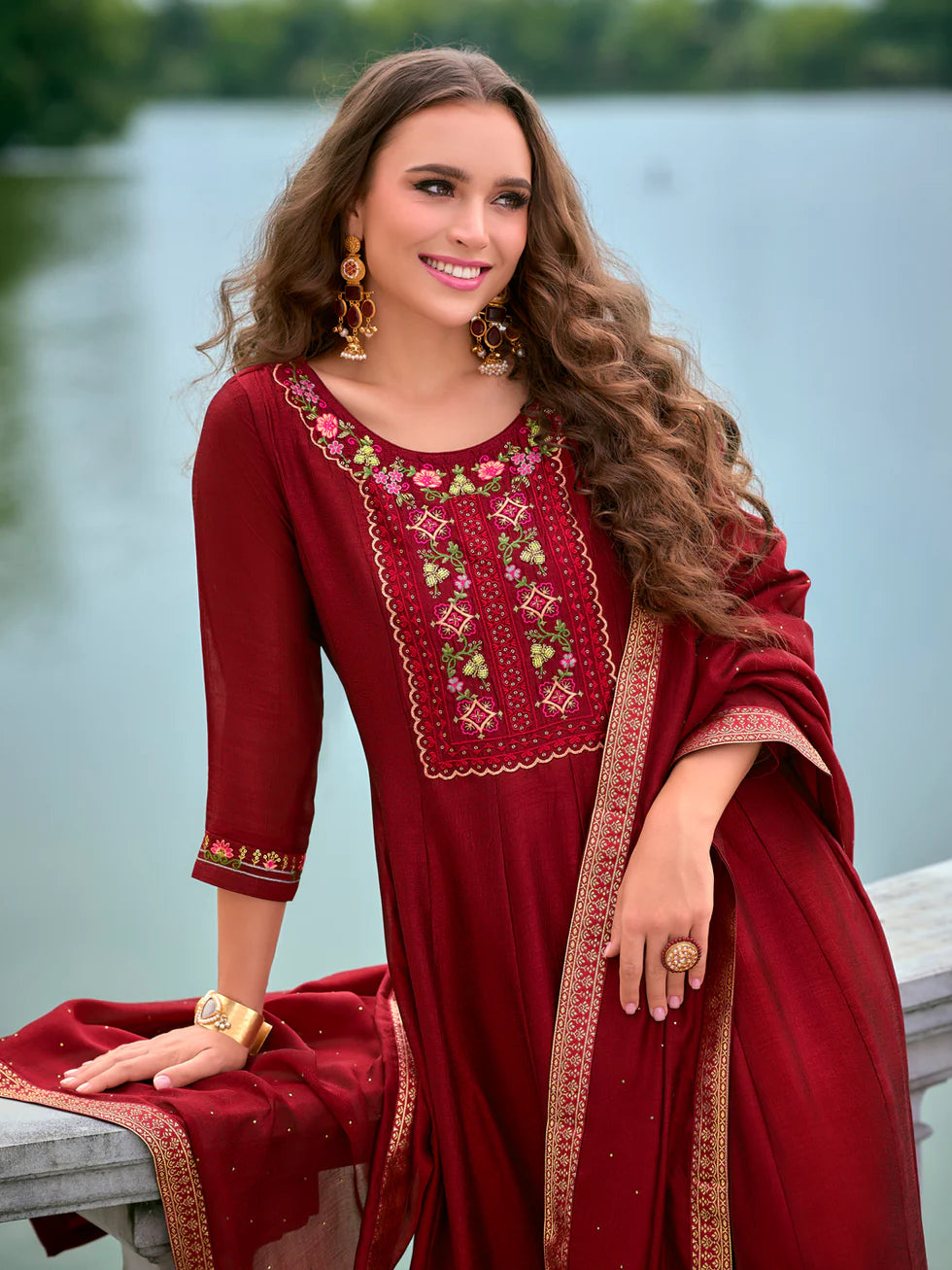 Ruhi Embroidered Kurta Set