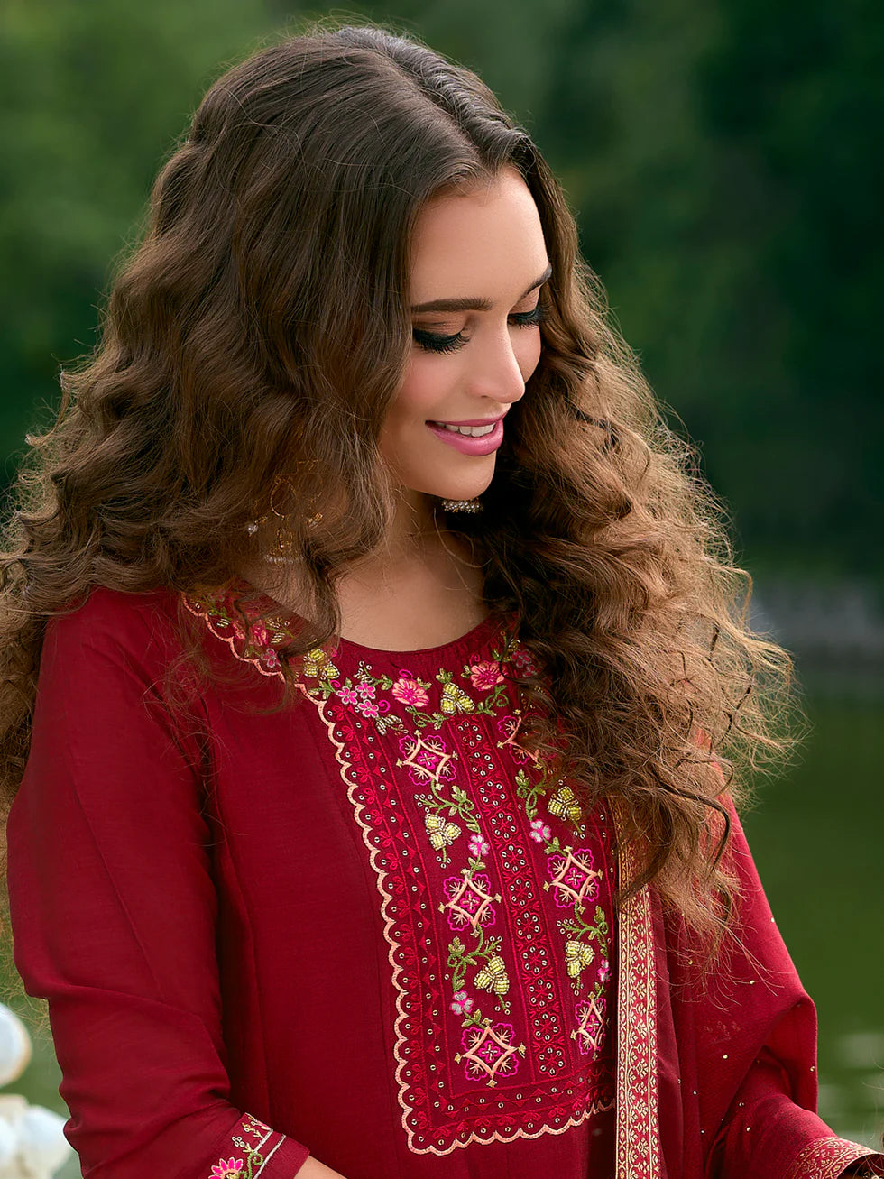 Ruhi Embroidered Kurta Set