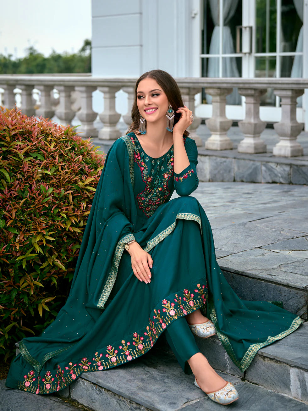 Ruhi Embroidered Kurta Set