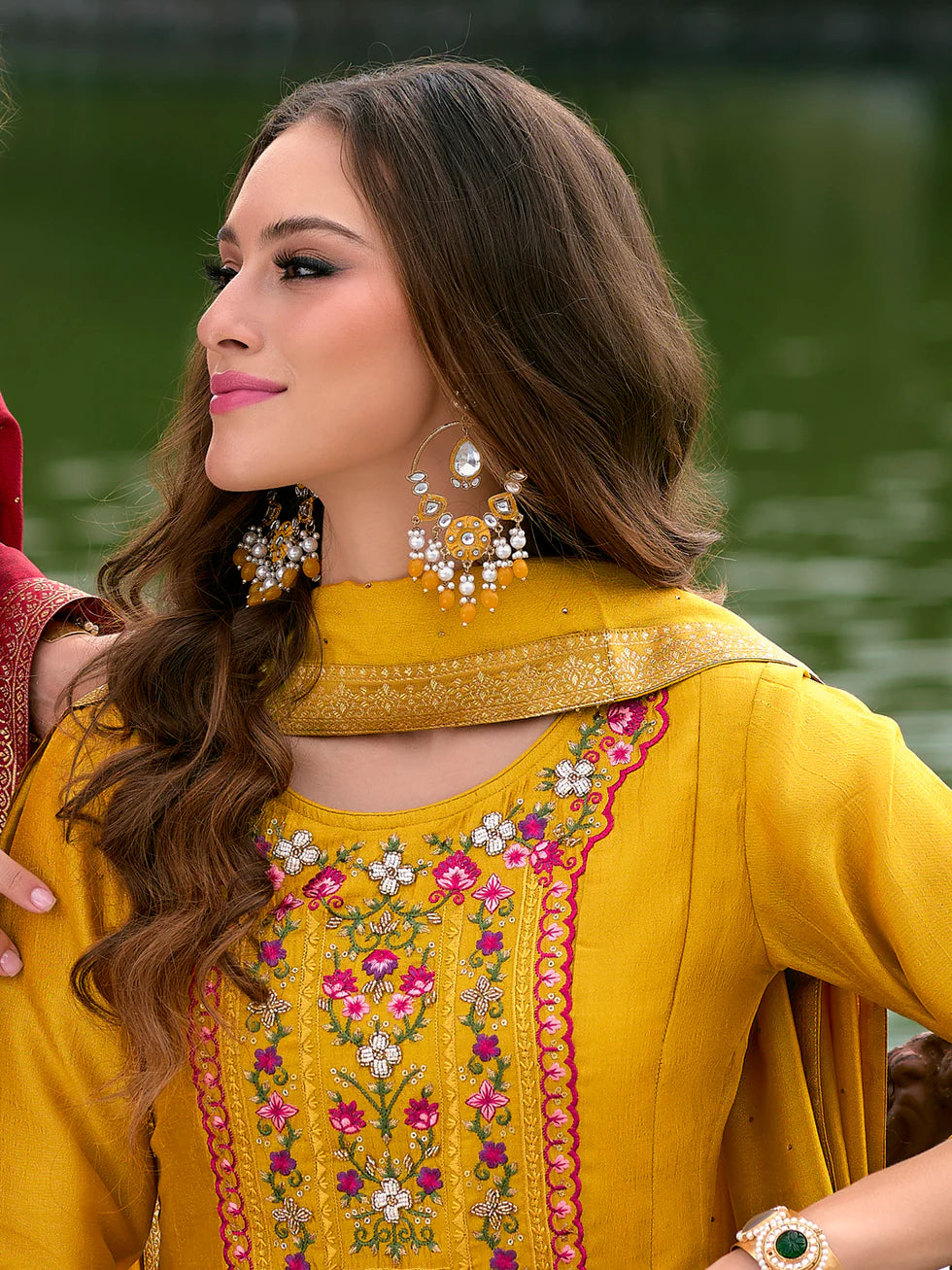 Ruhi Embroidered Kurta Set