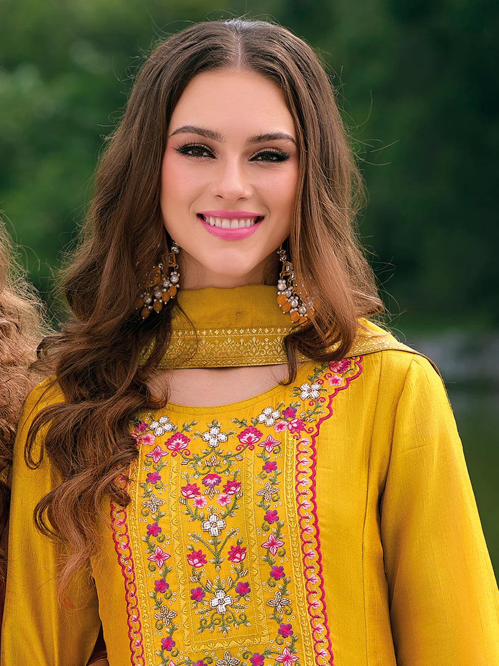 Ruhi Embroidered Kurta Set