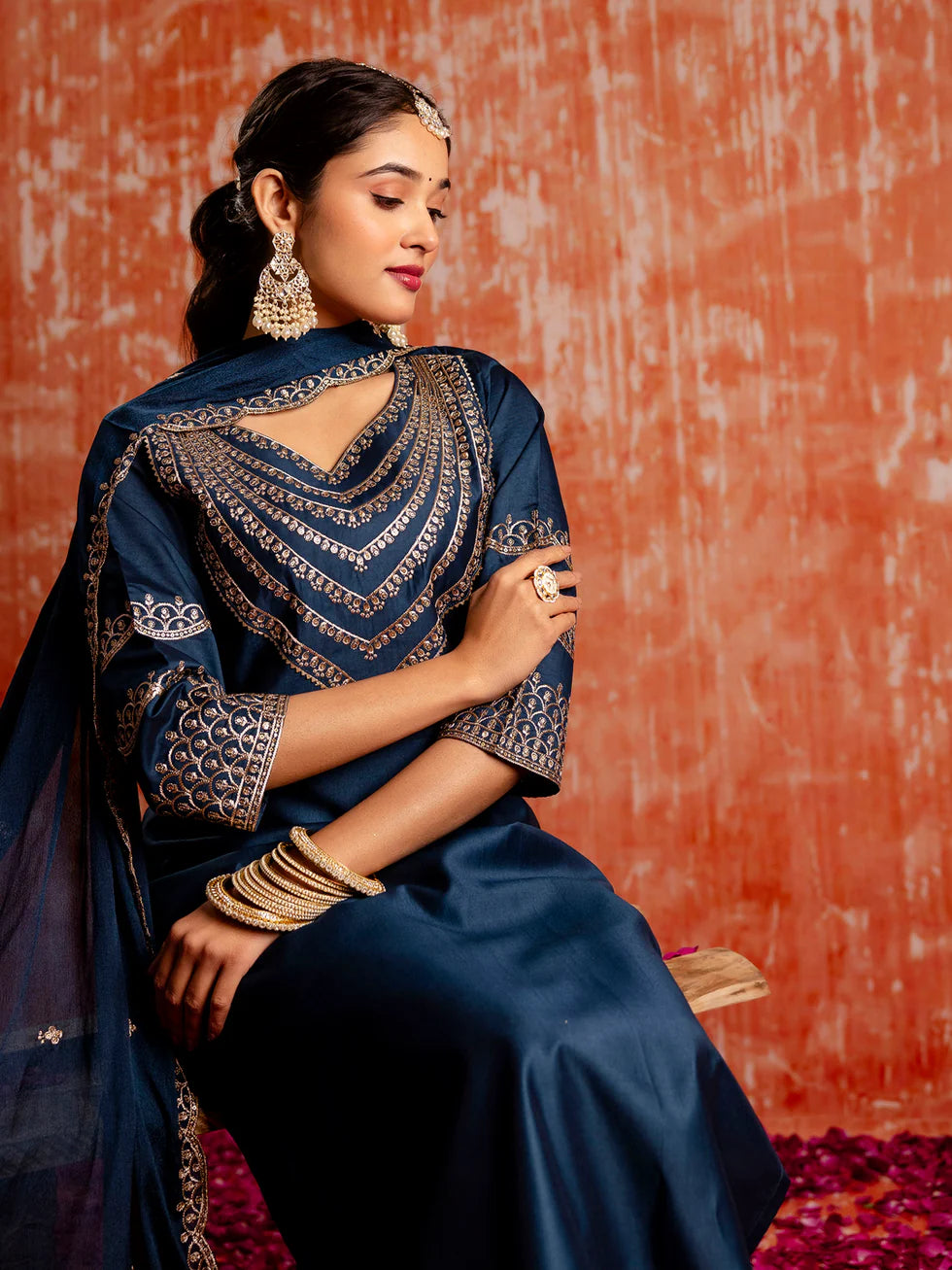 Floral embroidered Viscose_Rayon V_neck Kurta Trouser & Dupatta Set