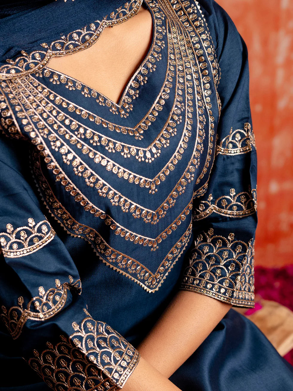 Floral embroidered Viscose_Rayon V_neck Kurta Trouser & Dupatta Set
