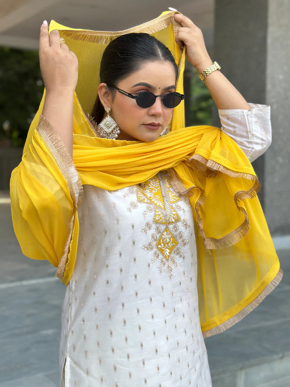 Sunshine Ivory Festive Set