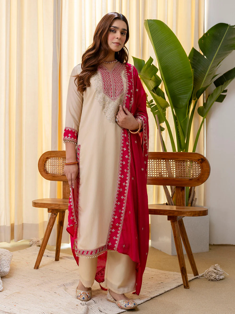 Floral Embroidered Chinon V_Neck Kurta Trouser & Dupatta Set