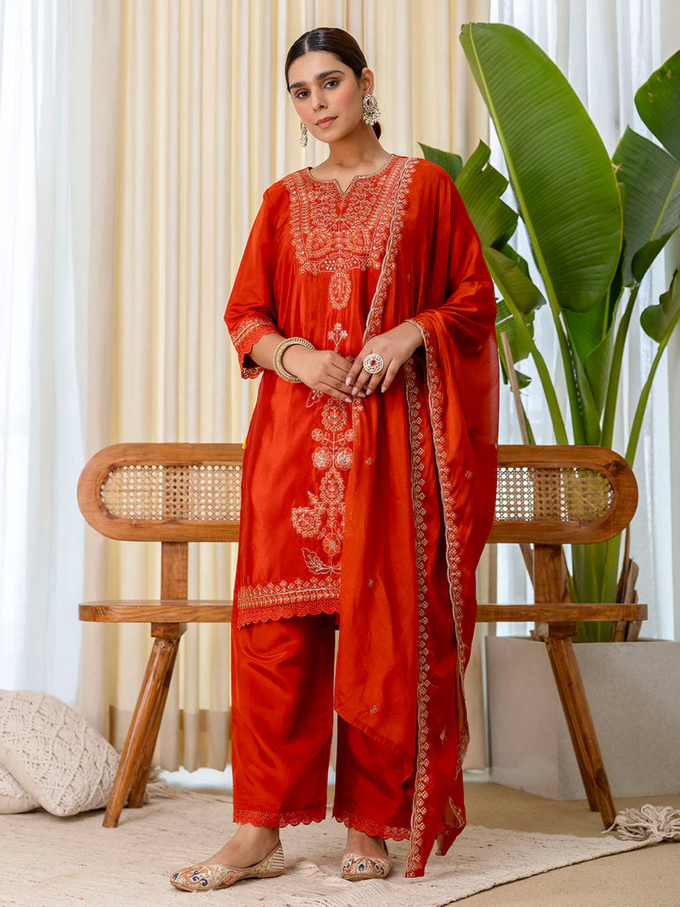 Floral Embroidered Silk_Blend Round_Neck Kurta Trouser & Dupatta Set