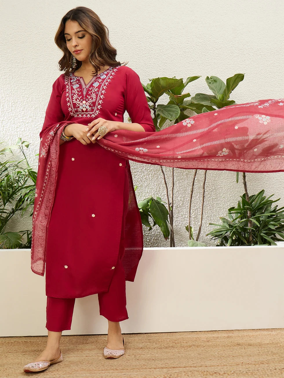Siya Women's Maroon Silk Blend Embroidered Straight Kurta Set