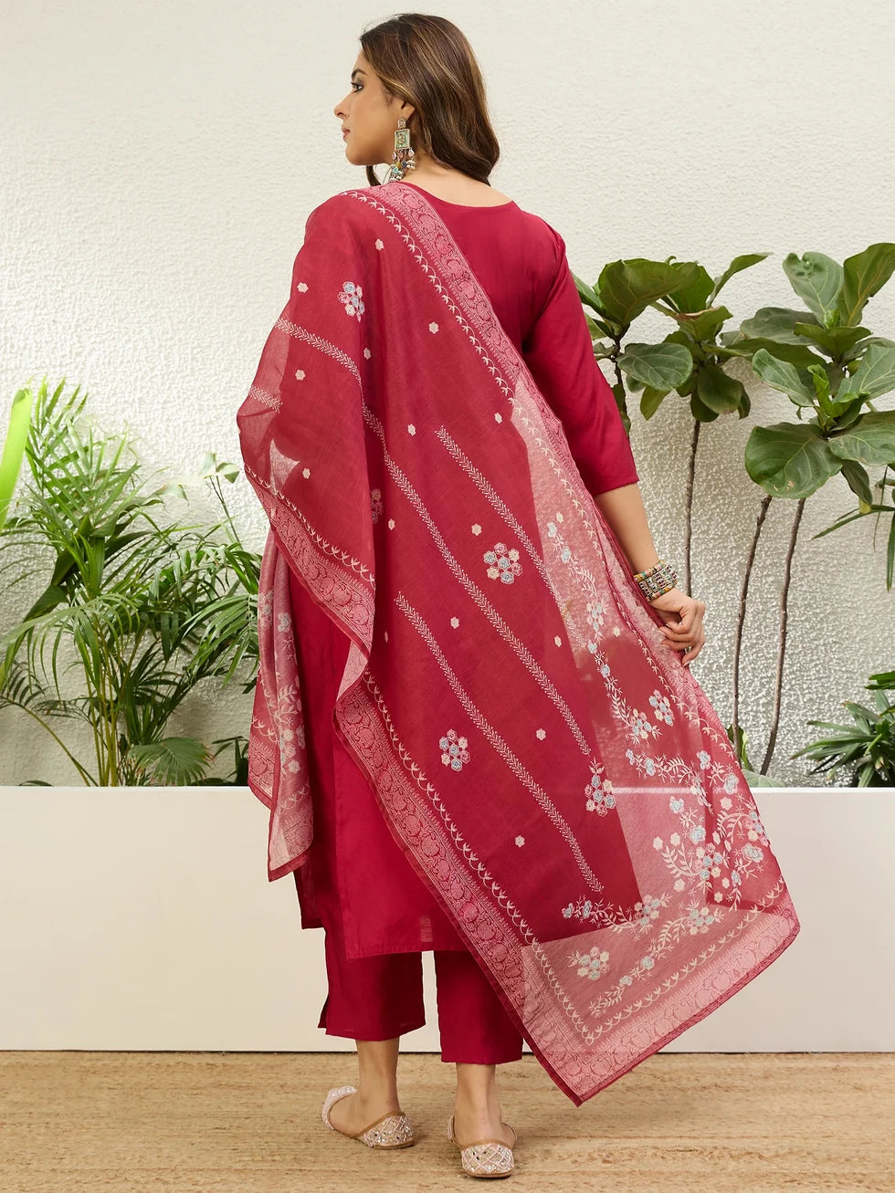 Siya Women's Maroon Silk Blend Embroidered Straight Kurta Set