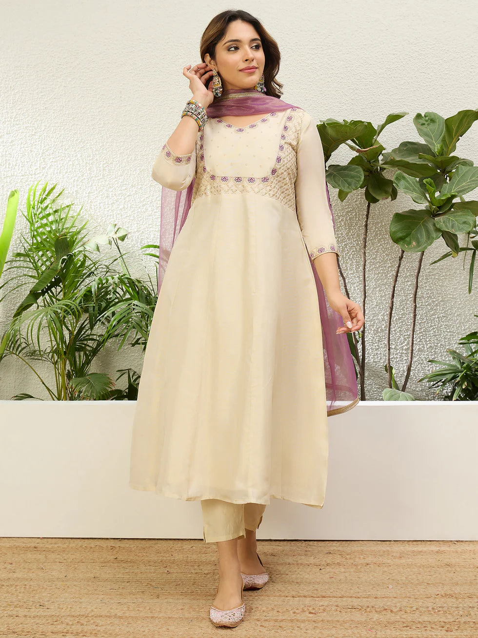 Ira Embroidered Silk Kurta Set