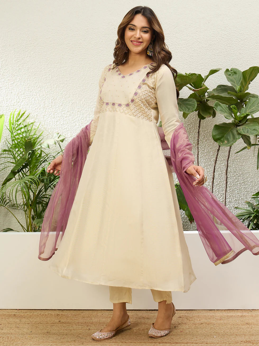 Ira Embroidered Silk Kurta Set