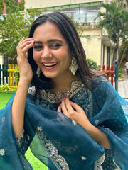 Nooré Embroidered Muslin Kurta Set