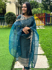 Nooré Embroidered Muslin Kurta Set