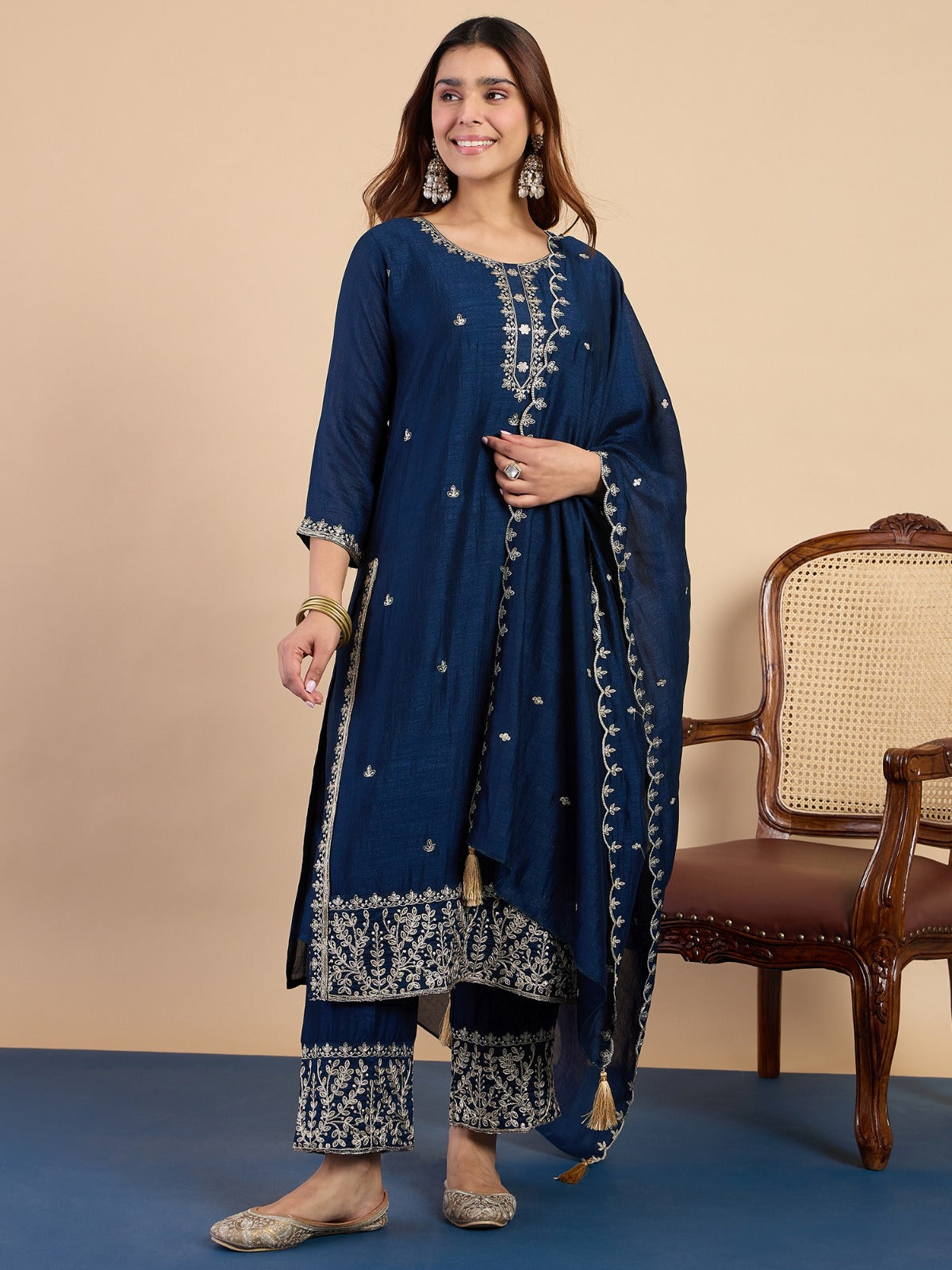 Women’s Vichitraa Silk Kurta Pant Set with Vichitraa Silk Dupatta