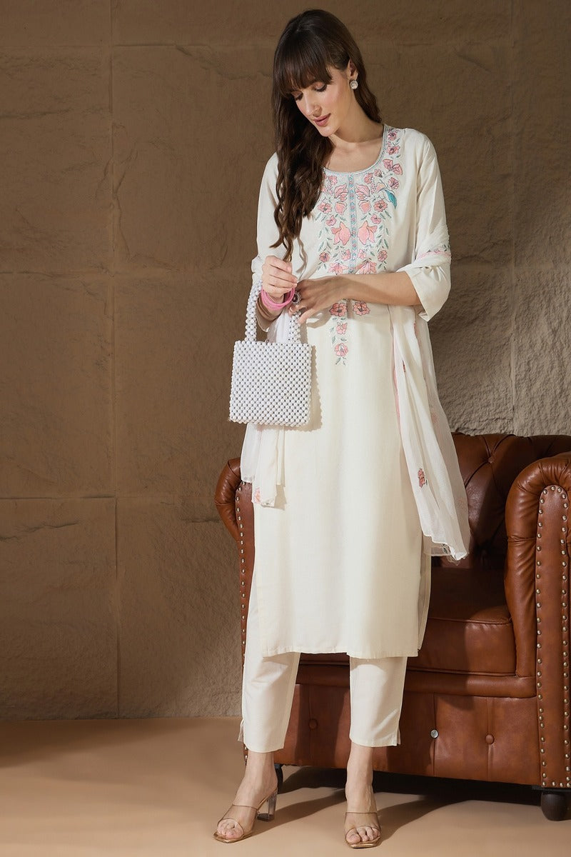 Eira Embroidered Kurta Set