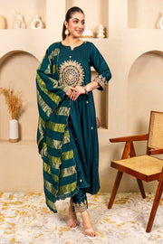 Nayra Embroidered Kurta Set