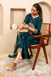 Nayra Embroidered Kurta Set