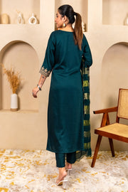 Nayra Embroidered Kurta Set
