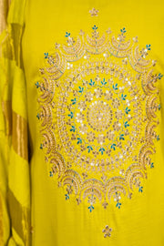 Nayra Embroidered Kurta Set