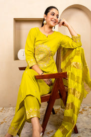 Nayra Embroidered Kurta Set