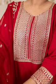 Zariya Embroidered Kurta Set