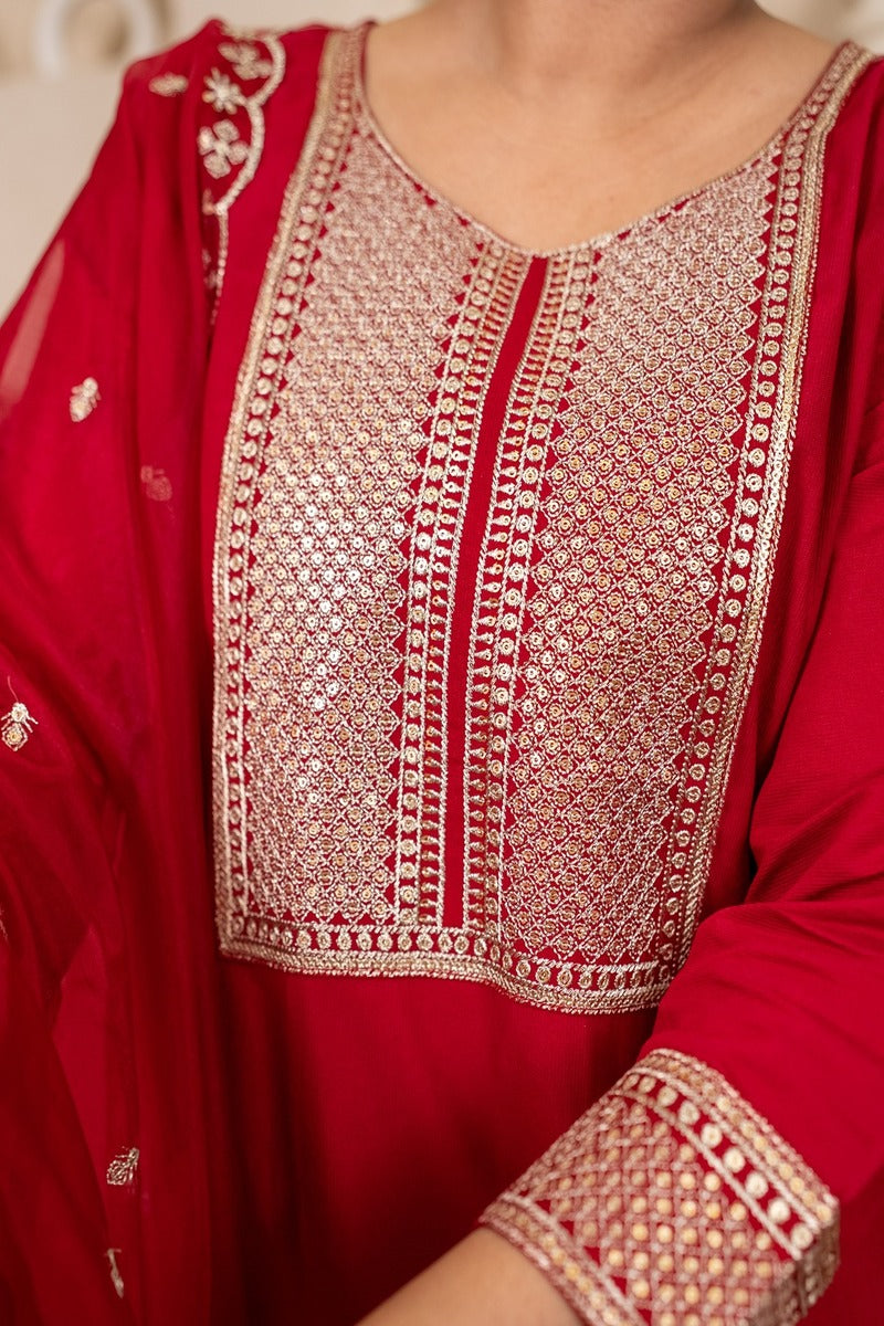 Zariya Embroidered Kurta Set